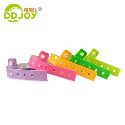 Design PVC Plastic Bracelet for Anniversary Occasion Eco-friendly Reflective Wrist Band
