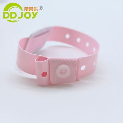 Waterproof Disposable L Shape 13.56MHZ Plastic Wristbands for Medical Occasion Party