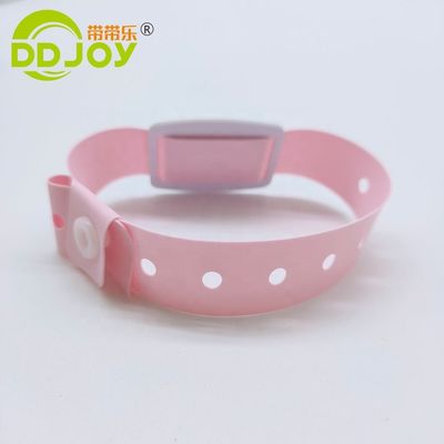 Waterproof Disposable L Shape 13.56MHZ Plastic Wristbands for Medical Occasion Party