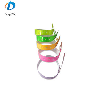 Custom Logo Printed Vinyl Wristband One Direction Plastic Festival Bracelet for Parks