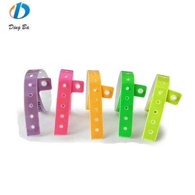 Custom Logo Printed Vinyl Wristband One Direction Plastic Festival Bracelet for Parks