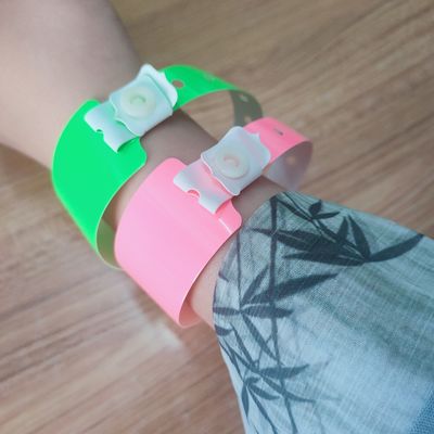 Waterproof Soft Glowing Neon Luminescent PVC Vinyl Bracelet Wristbands for Night Club