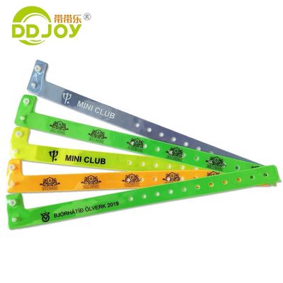 Fluorescent Film PVC Material L Shape Wristband for Events 250*16mm Adjustable Size