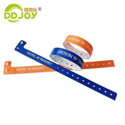 250*25mm Disposable PVC Identification Wristbands with and Customizable Design