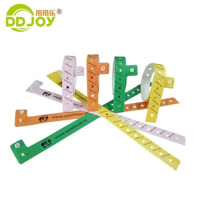 250*25mm Disposable PVC Identification Wristbands with and Customizable Design