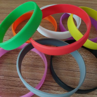 Embossed Technique Multicolor Silicone Wristband Rubber Bracelets for Nautical Style