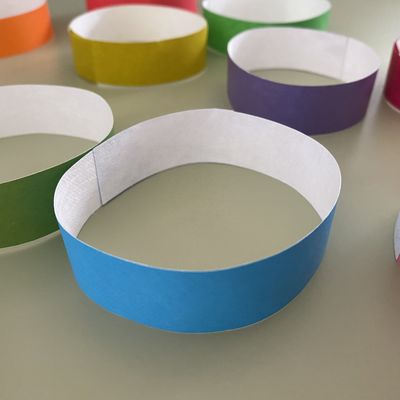 Paper Identification Tyvek Wristbands Custom Logo and Barcode for Identification